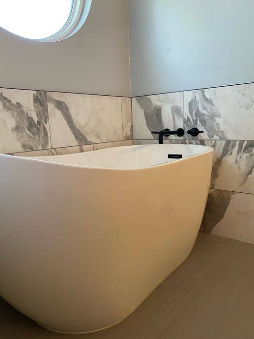 Freestanding tub, corner view